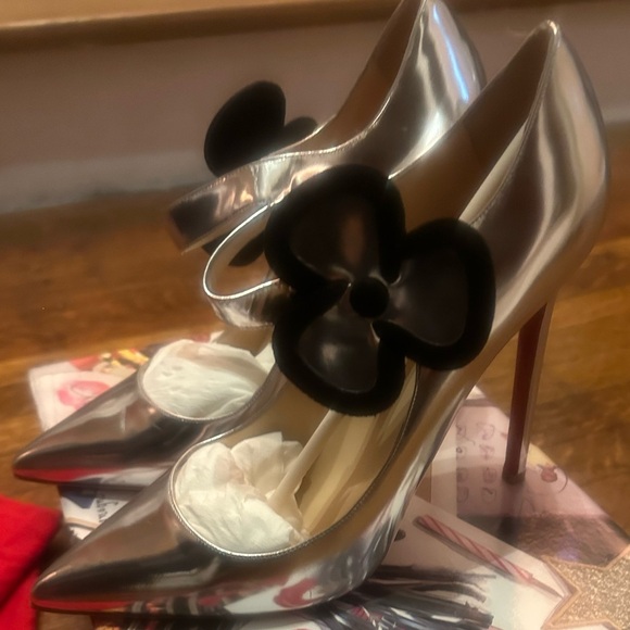 LIKE NEW Christian Louboutin Pensee 20th Anniversary 120 Silver Metallic Pumps - Picture 12 of 16
